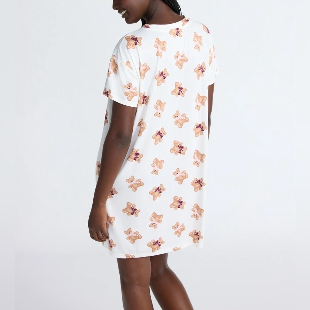 NWT - Teddy Bear Print Dreamy Soft Collection Sleepshirt With Pockets. - Picture 4 of 5